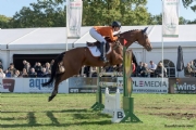 Spectaculaire huldiging Alice Naber-Lozeman in Biddinghuizen